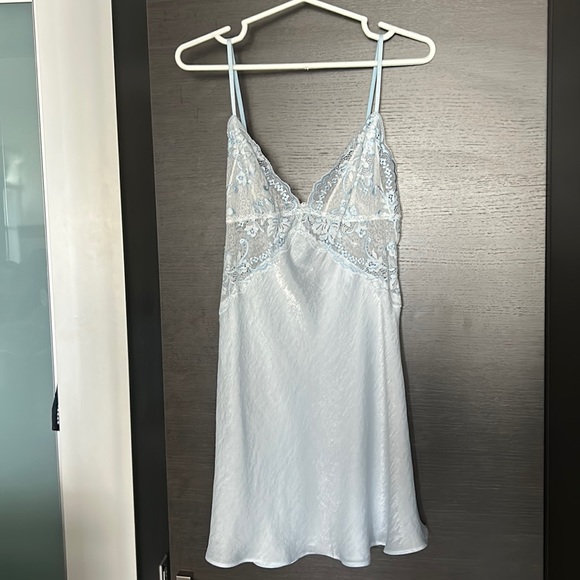 Light blue night gown size M - Picture 1 of 9